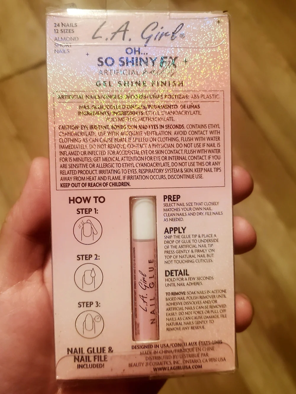 L.A. Girl Oh... So Shiny Artificial Nails - Iridescent Pearl Set